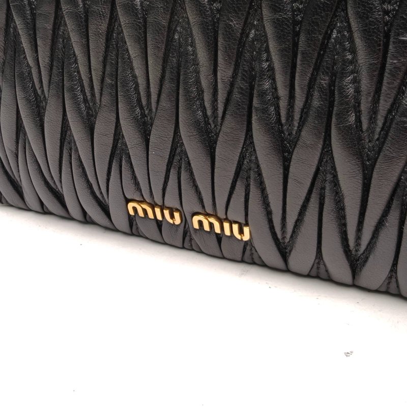 MIU MIU 黑色羊皮二合一斜挎包肩背包-4