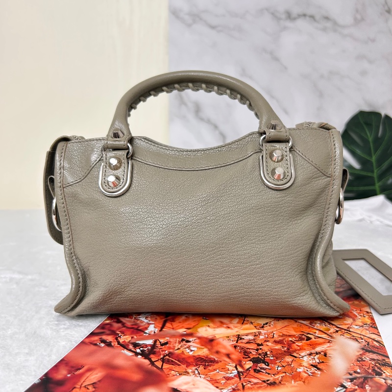 Balenciaga 迷你羊皮銀扣機車包-8