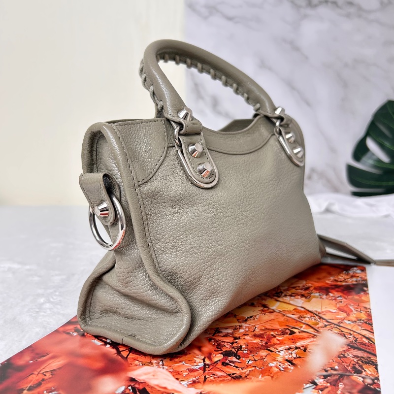 Balenciaga 迷你羊皮銀扣機車包-9