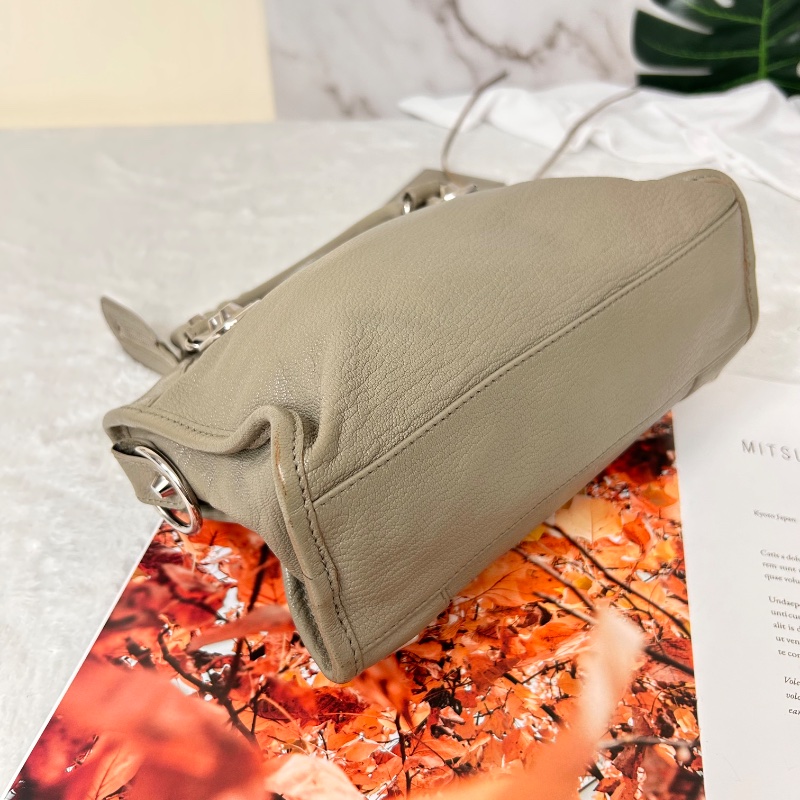 Balenciaga 迷你羊皮銀扣機車包-14