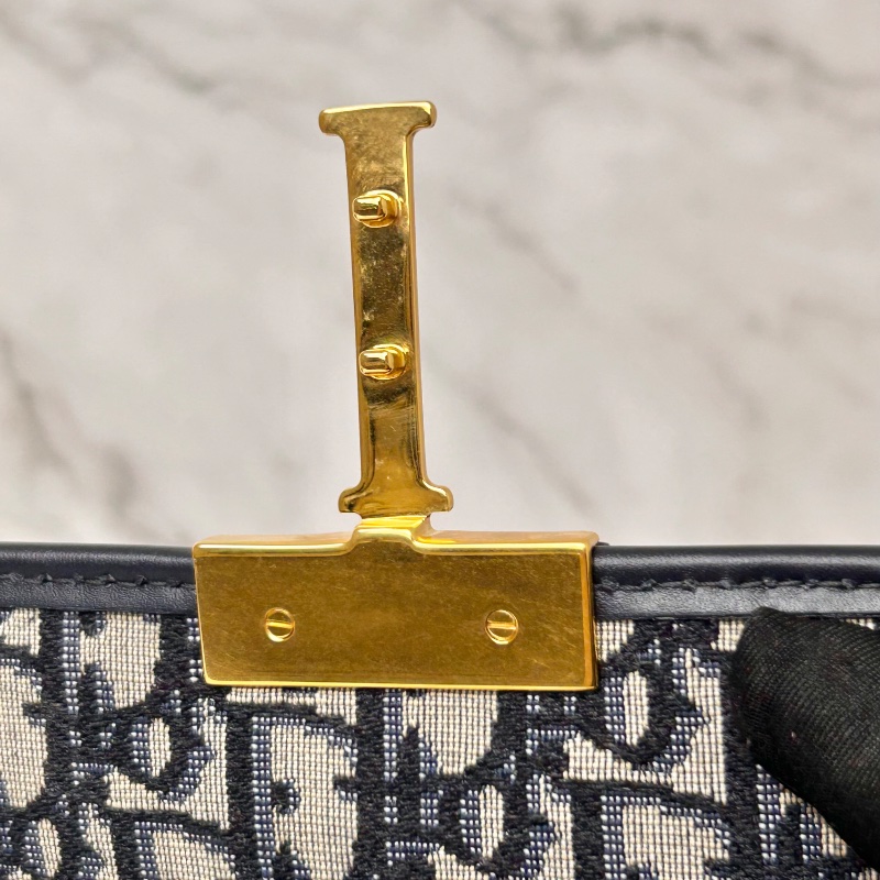 Christian Dior mini Box 藍原花蒙田 30 肩背包-36