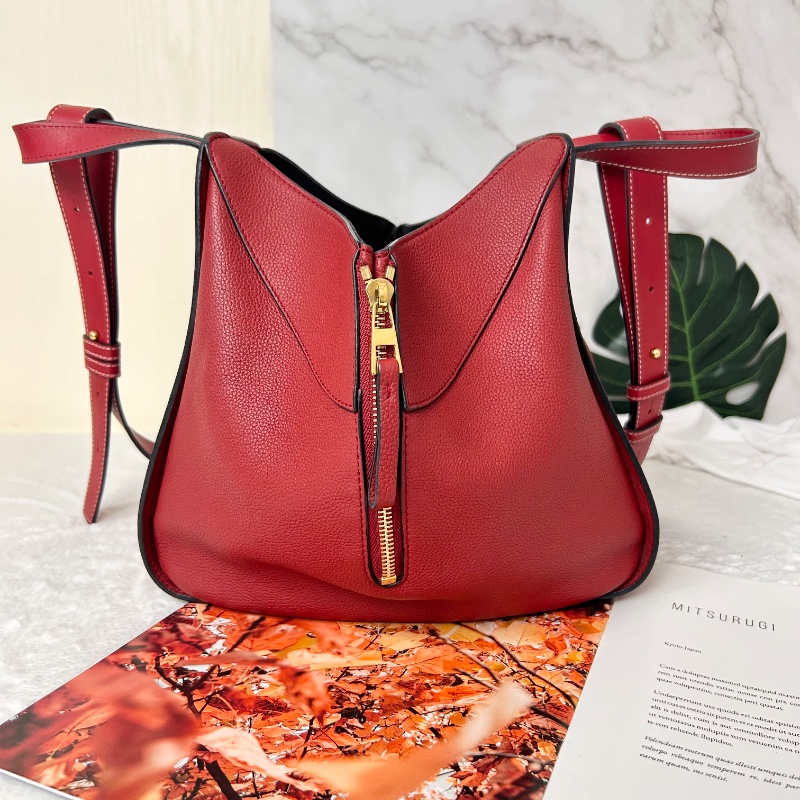 Loewe Hammock 吊床包小號斜背包手提包-7