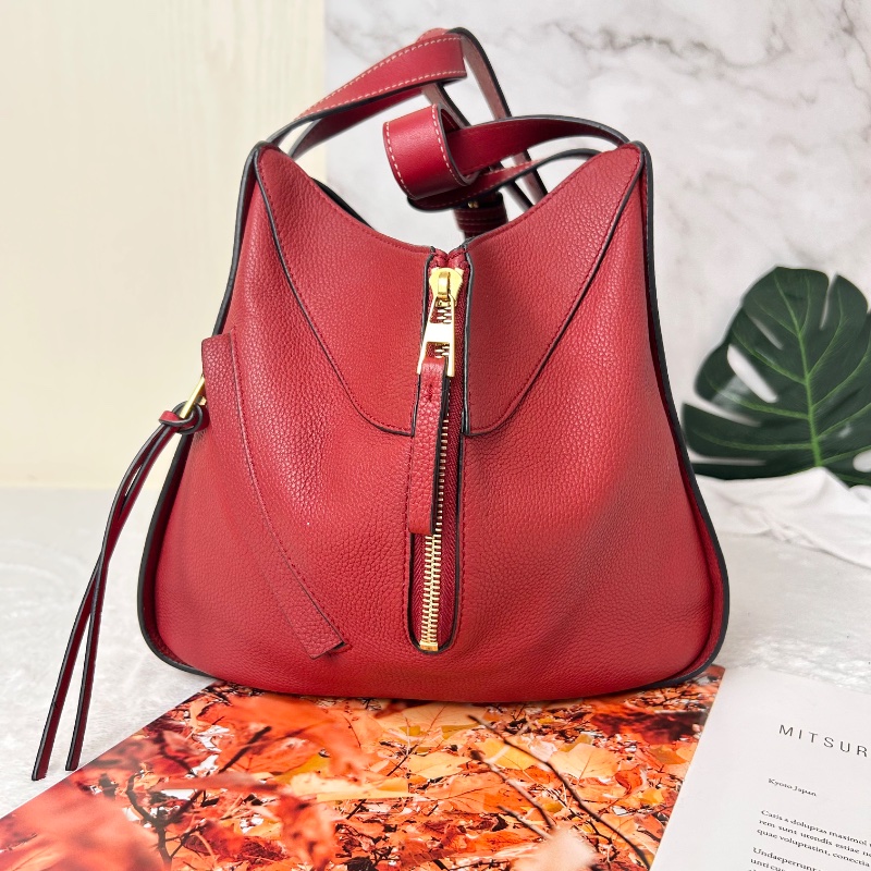 Loewe Hammock 吊床包小號斜背包手提包-11