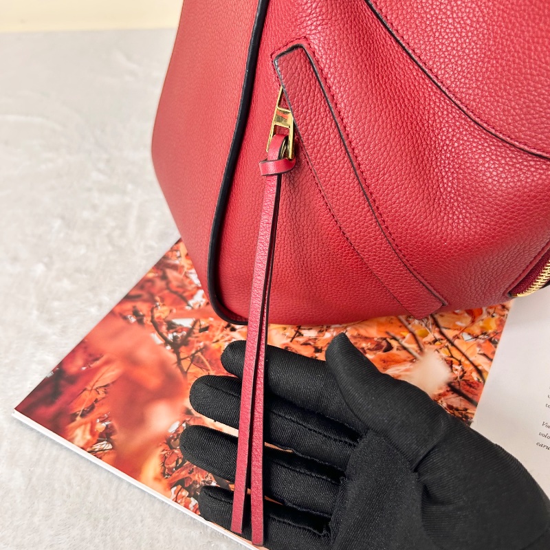 Loewe Hammock 吊床包小號斜背包手提包-18