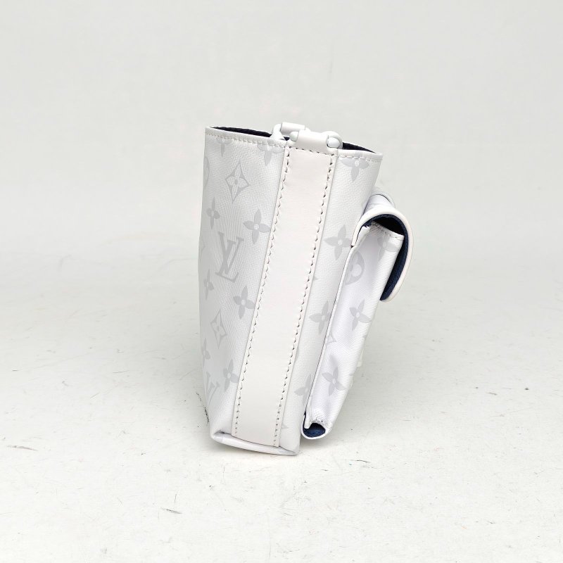 LOUIS VUITTON 拼色PVC白扣晶片NBA美洲杯聯名斜挎包肩背包-3