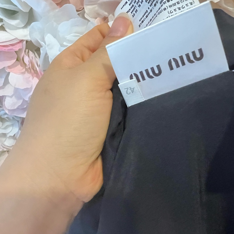 Miumiu絲絨上衣42碼-5