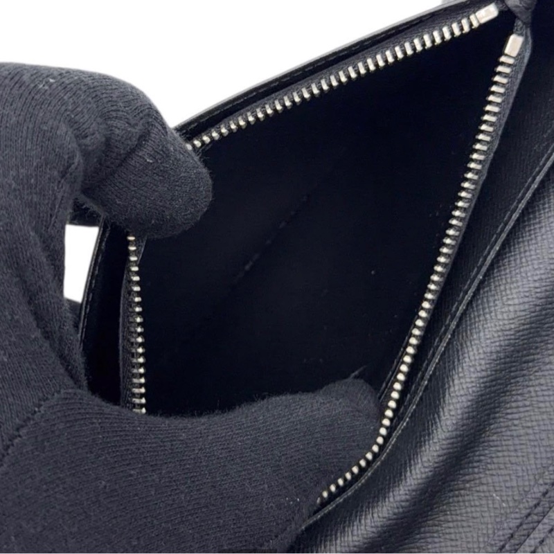 Louis Vuitton 路易威登Taiga系列Portefeuille Brazza長版皮夾-4