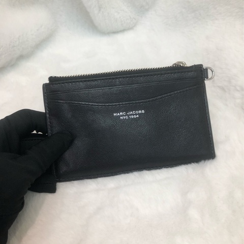 Marc Jacobs 黑色拉鏈卡包 XC430