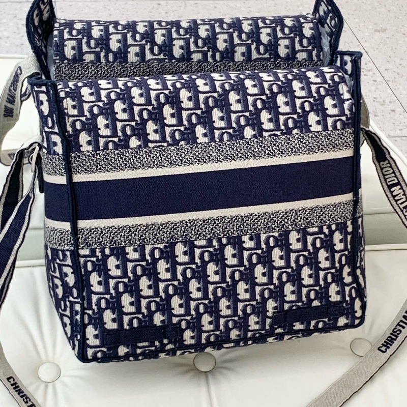 Dior 迪奧camp Oblique斜紋織刺繡銀扣郵差單肩斜挎包 尺寸：28*28 🈚附件-2