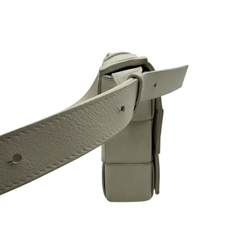 【美收精品】BOTTEGA VENETA 白色肩背包 C-344【隔月月中將轉賣至日本 上架期限30天】-1