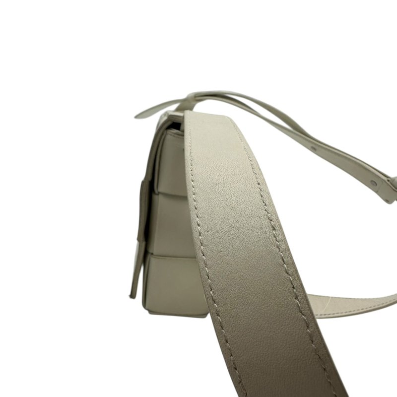 【美收精品】BOTTEGA VENETA 白色肩背包 C-344【隔月月中將轉賣至日本 上架期限30天】-3