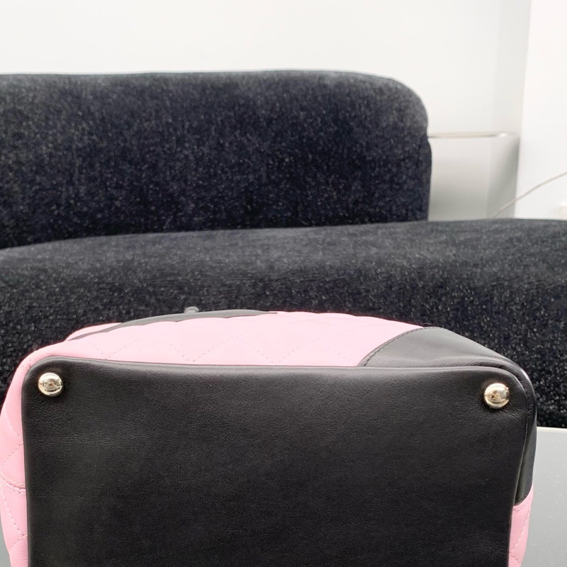 Chanel香奈兒blankpink粉色康鵬小號牛皮銀扣手提包 尺寸：25*20 年份：09開。-5