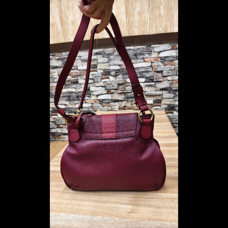 Chloé Lexa 經典酒紅荔枝紋小牛皮金屬插銷翻蓋斜背/肩揹包-6