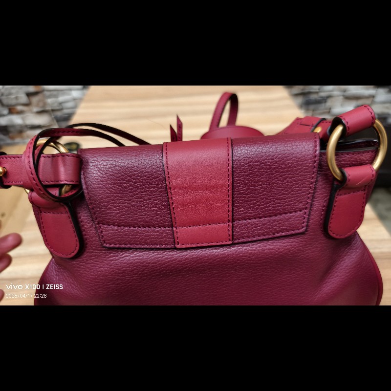 Chloé Lexa 經典酒紅荔枝紋小牛皮金屬插銷翻蓋斜背/肩揹包-7