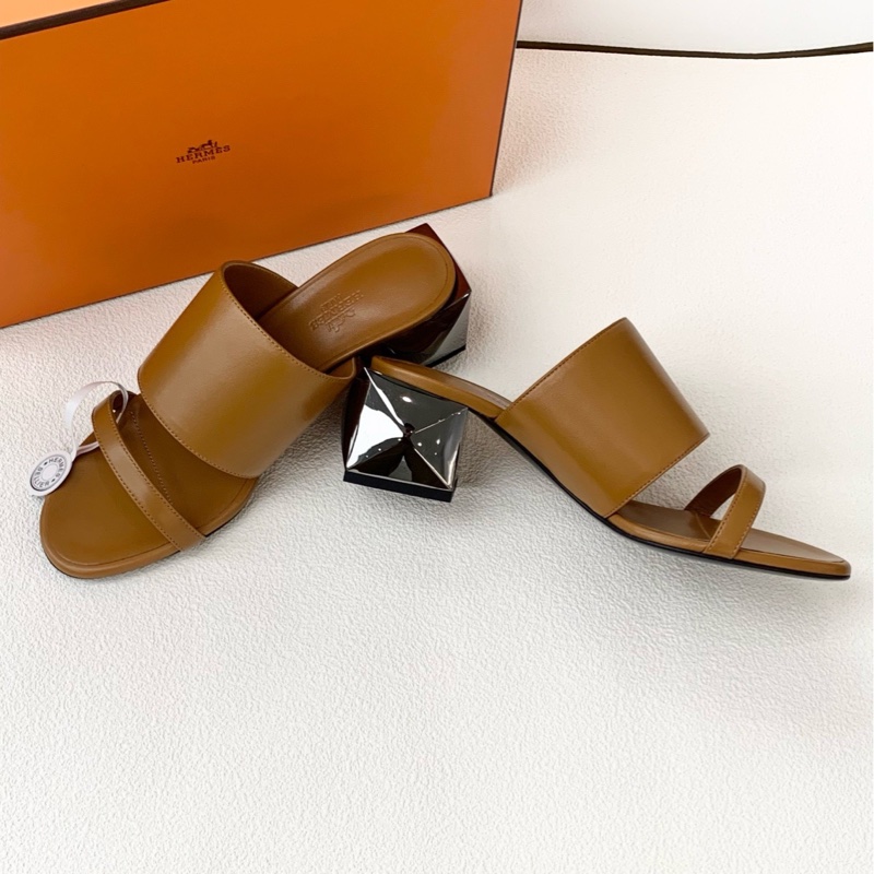 閒置新 未使用Hermès愛馬仕Cornelia 鎏金米色牛皮 粗跟涼拖鞋 尺碼：37碼 跟高：6cm 配件合格證.塵袋.盒子。-3