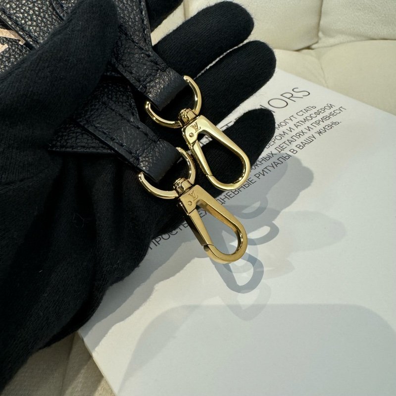 LV Bandouliere 黑色牛皮壓紋背帶（不含包包）-4