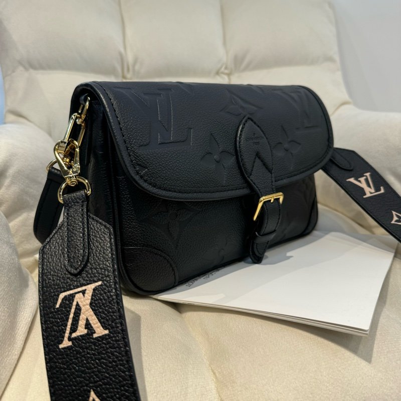 LV Bandouliere 黑色牛皮壓紋背帶（不含包包）-5