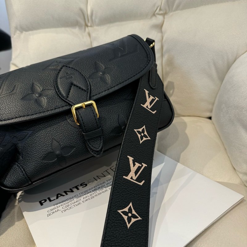 LV Bandouliere 黑色牛皮壓紋背帶（不含包包）-6