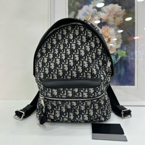 DIOR迪奧 Rider系列米黑色經典老花刺繡背包雙肩包，這個19年編碼，20年卡