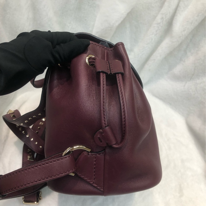 Valentino 棗紅和釘背包 XC393-2