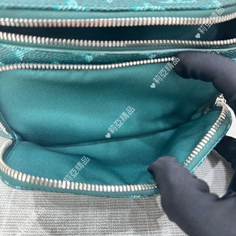 莉亞精品♡ Lv 狗爪胸包 綠 二手-11