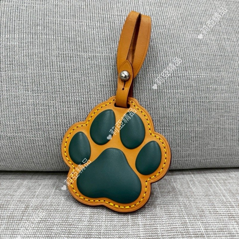 莉亞精品♡ Lv 狗爪胸包 綠 二手-12