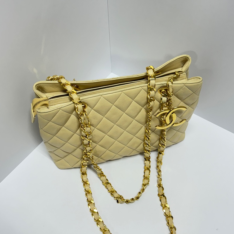【超級新！】 Chanel 澎彈羊皮 軟嫩Q彈 肩背包 （專櫃22.7萬）-11