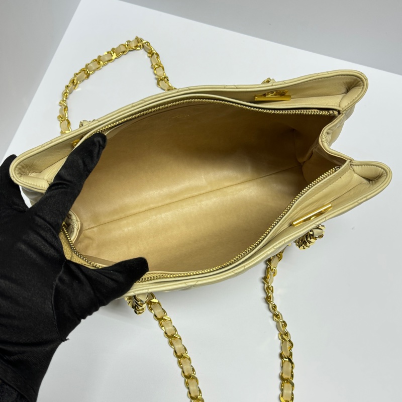 【超級新！】 Chanel 澎彈羊皮 軟嫩Q彈 肩背包 （專櫃22.7萬）-13