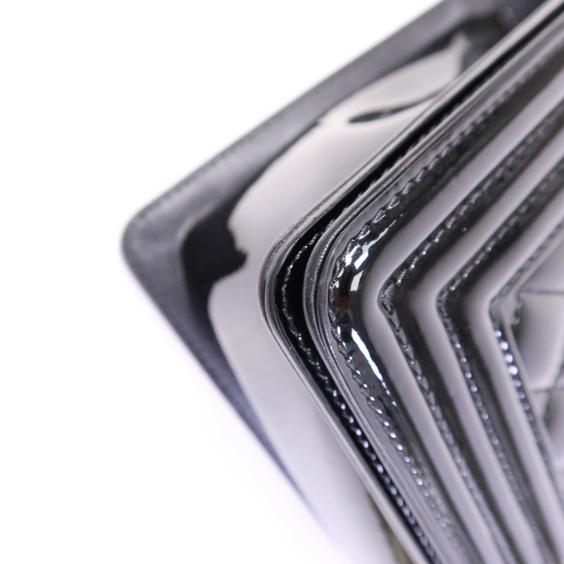 CHANEL 漆皮皮革Boy 28手挽肩背兩用袋-11