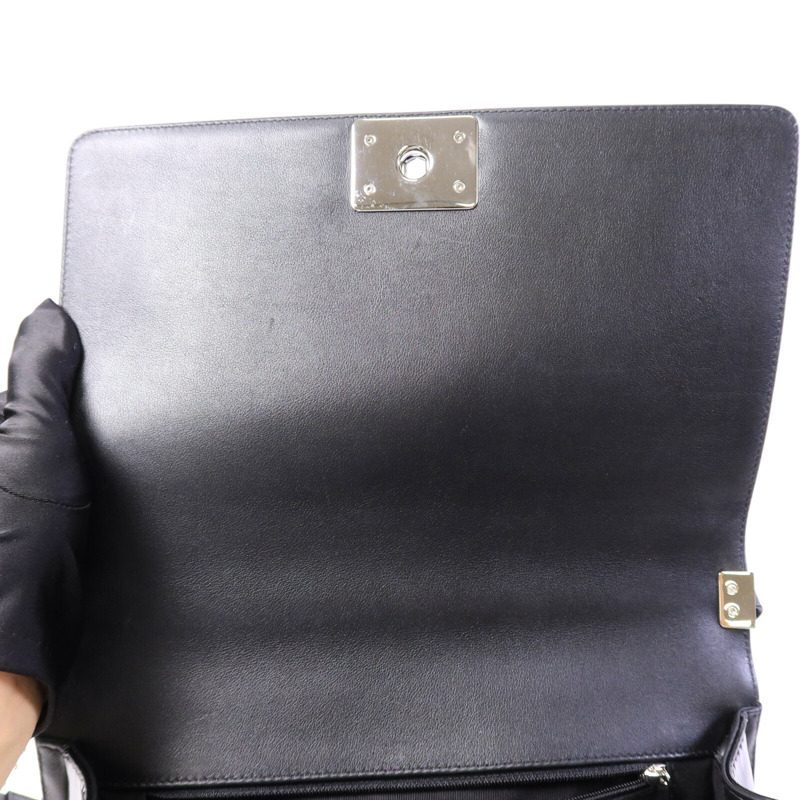 CHANEL 漆皮皮革Boy 28手挽肩背兩用袋-14