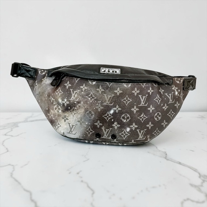莉亞精品♡ LV 星空腰包 二手-0