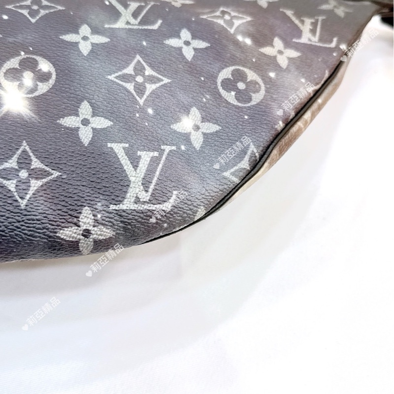 莉亞精品♡ LV 星空腰包 二手-14