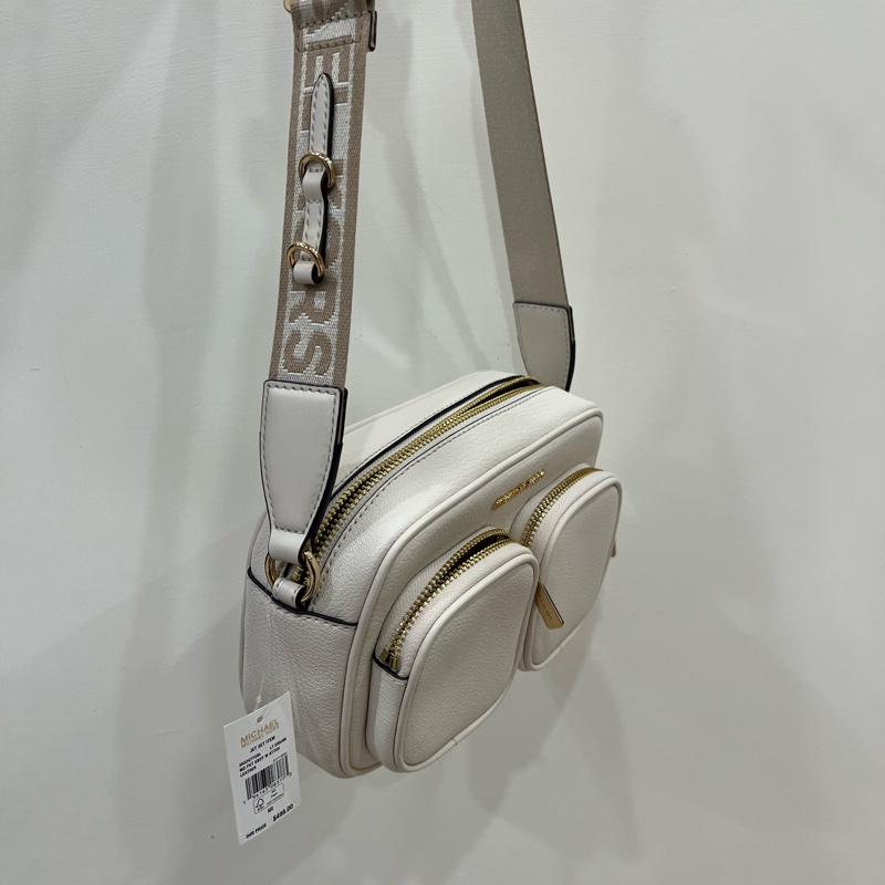 Michael Kors 雙口袋拉鏈斜背相機包 白色-4