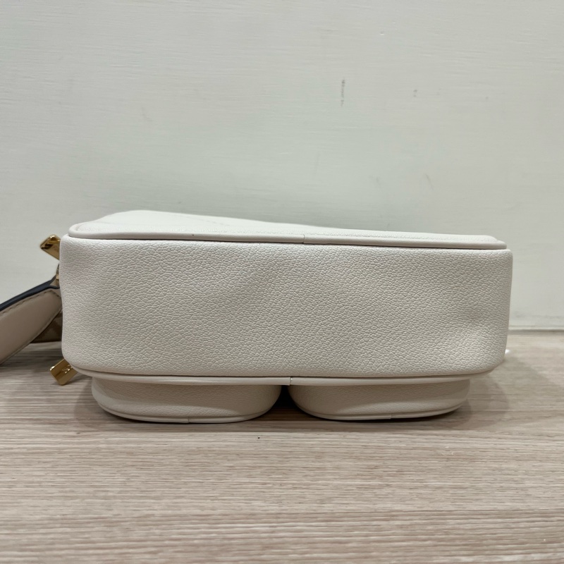 Michael Kors 雙口袋拉鏈斜背相機包 白色-7