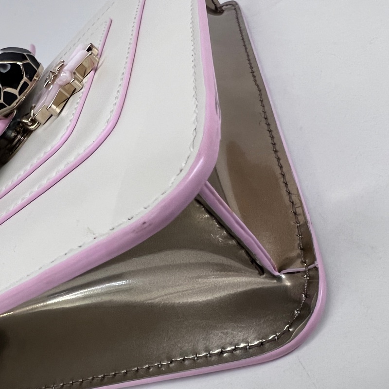 Bvlgari米白金屬色粉邊牛皮黑粉琺瑯星吊飾鏈帶肩斜背包-6