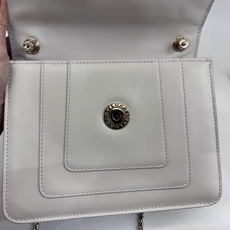 Bvlgari米白金屬色粉邊牛皮黑粉琺瑯星吊飾鏈帶肩斜背包-23