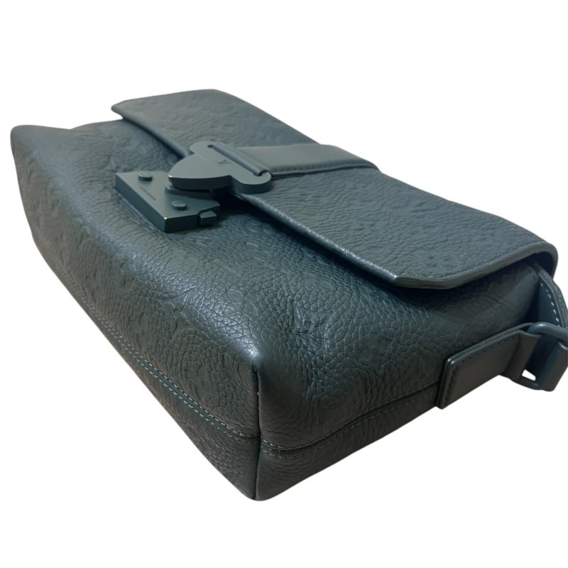 LV墨綠色全皮郵差包-5