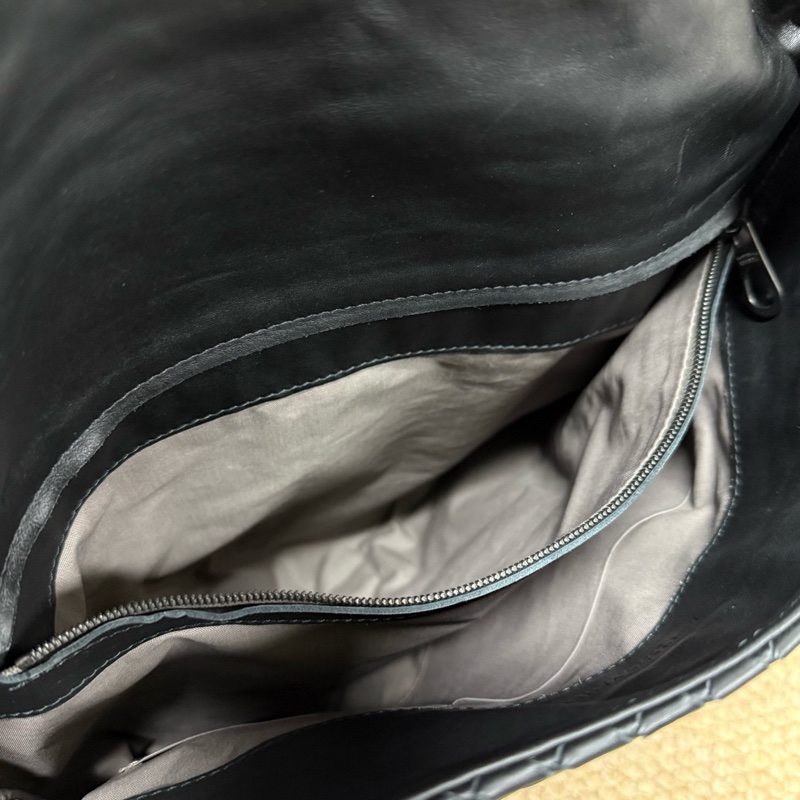 葆蝶家/Bottega Veneta BV經典黑色編織郵差斜挎  🈚附件-7