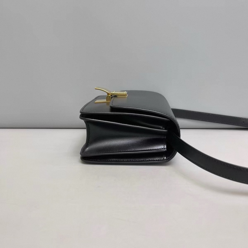 Celine賽琳 Classic Box小號黑金全皮豆腐包-2