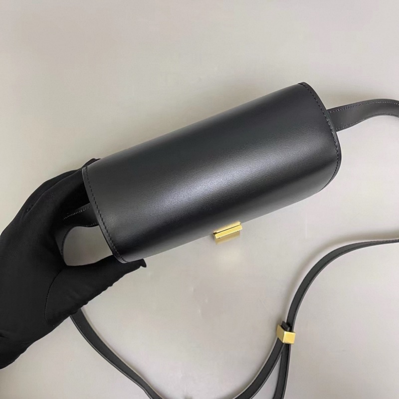 Celine賽琳 Classic Box小號黑金全皮豆腐包-4