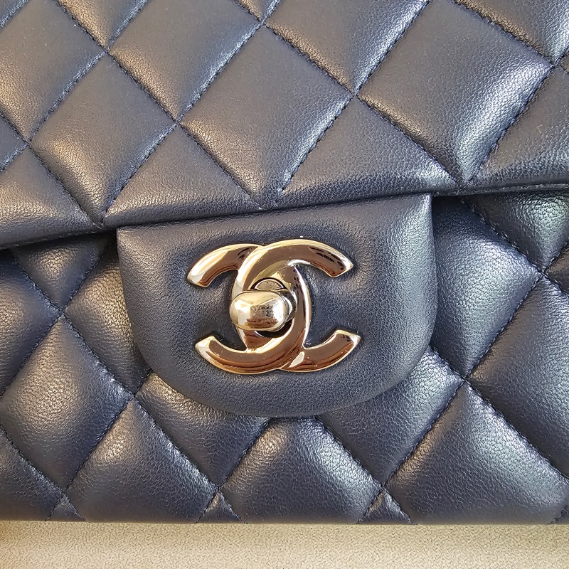 Chanel cf25 羊皮深藍銀扣-2