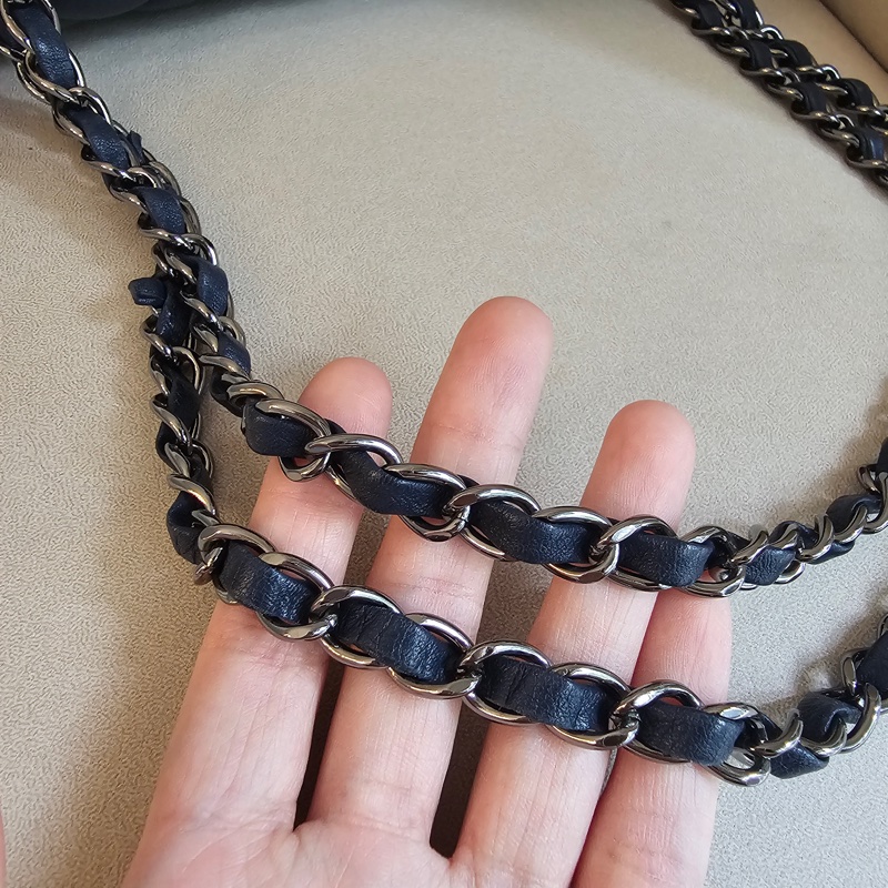 Chanel cf25 羊皮深藍銀扣-4