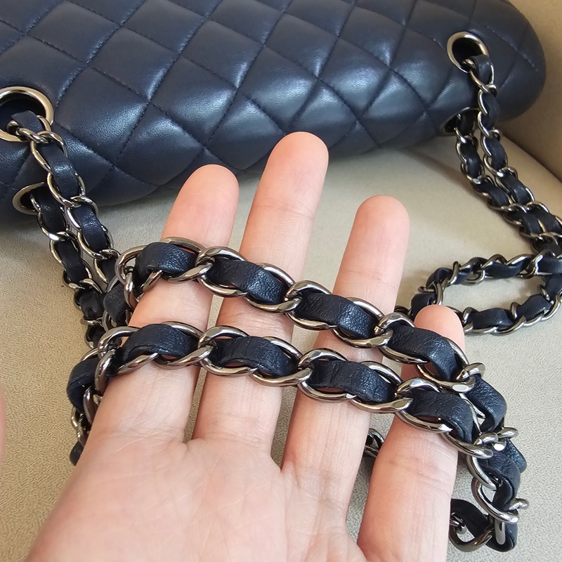 Chanel cf25 羊皮深藍銀扣-5