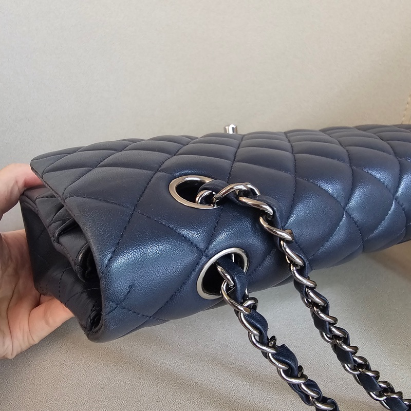 Chanel cf25 羊皮深藍銀扣-6