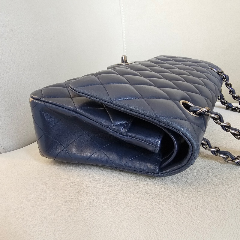 Chanel cf25 羊皮深藍銀扣-8