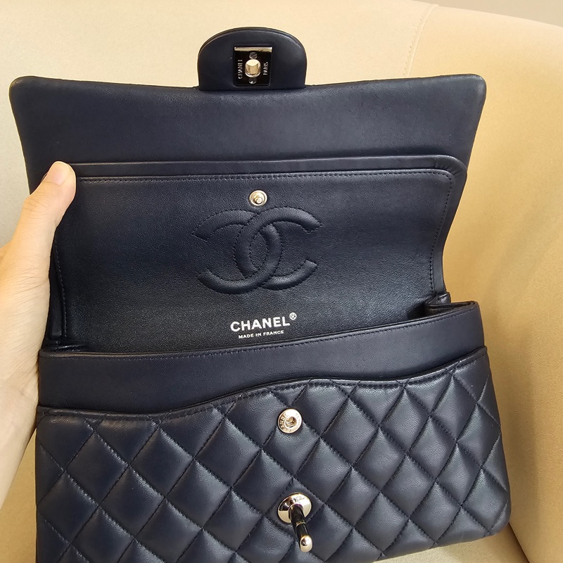Chanel cf25 羊皮深藍銀扣-11