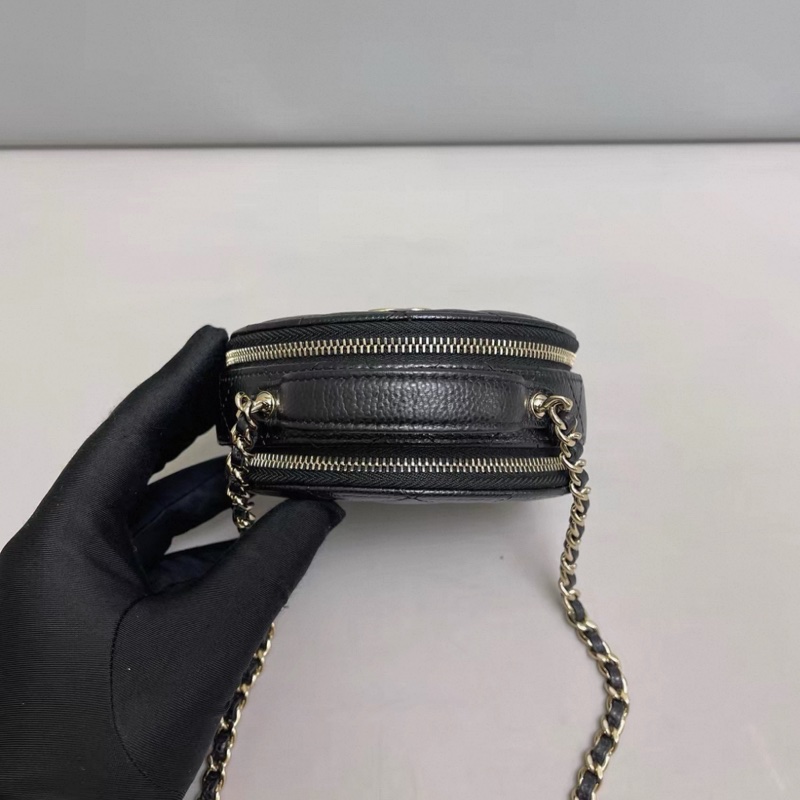 Chanel香奈兒 黑金牛皮荔枝紋手柄圓餅包-3