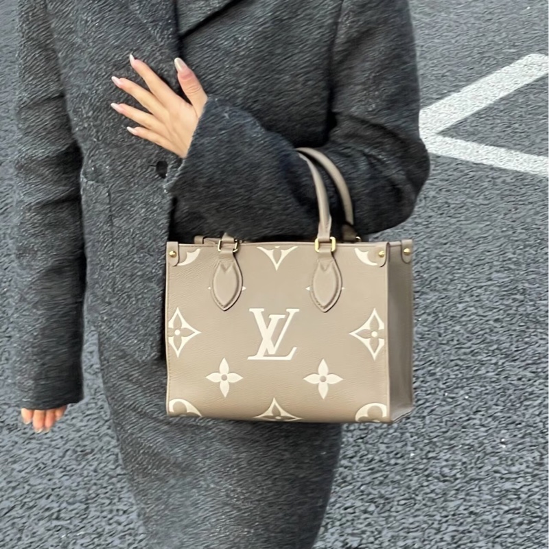 莉亞精品♡Lv On-The-Go pm大象灰 未使用美包-1