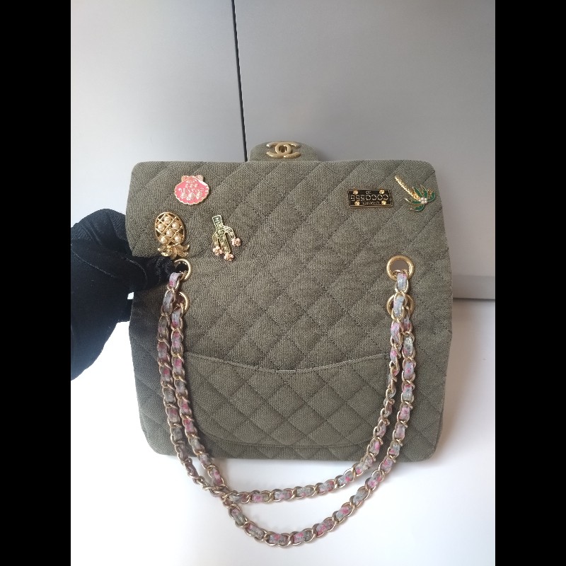 Chanel 金鍊渡假系列胸章綠布口蓋包 CF25-7