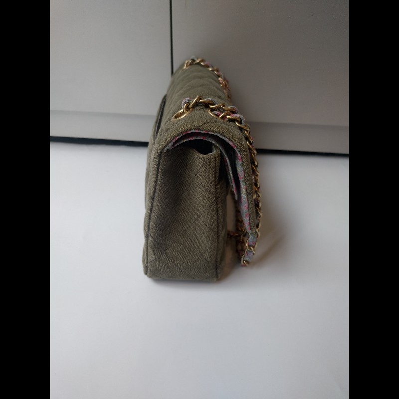 Chanel 金鍊渡假系列胸章綠布口蓋包 CF25-18